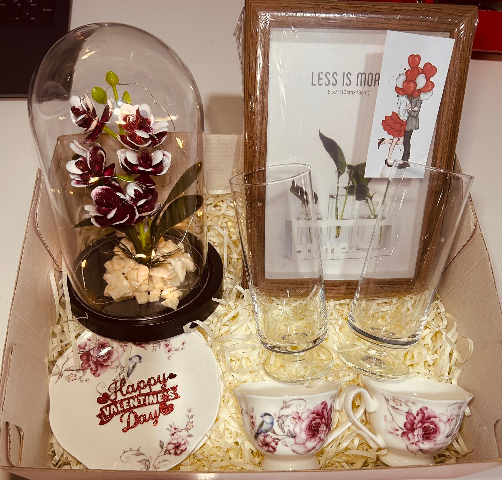 SEVGİLİLER GÜNÜ KAHVE SETİ HEDİYE KUTUSU