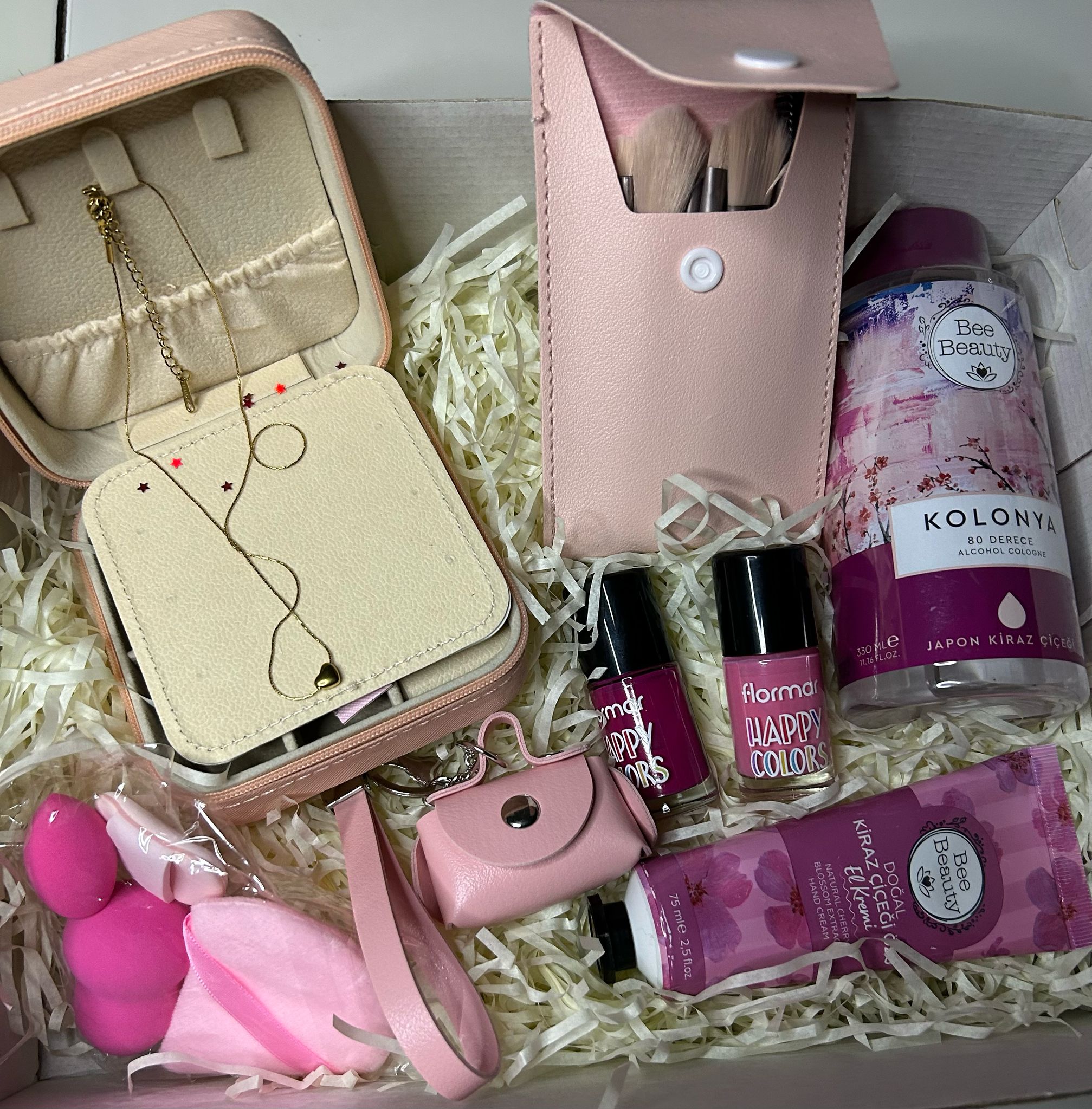 PEMBE VE TONLARINI SEVENLERE HEDİYE KUTUSU